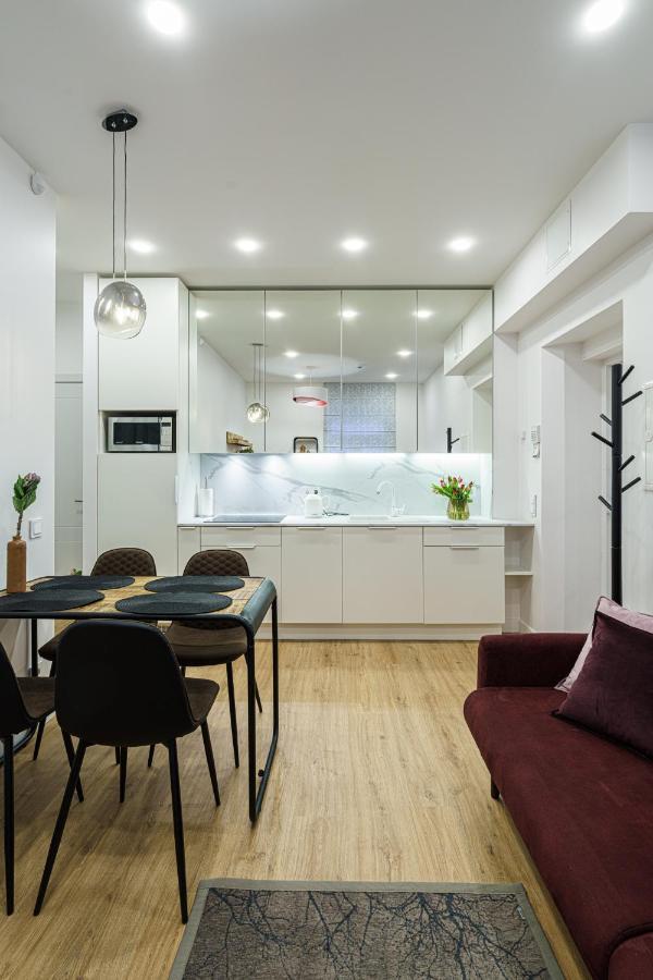 Modern Rustic In Center-Prime Rentals Kaunas Ngoại thất bức ảnh